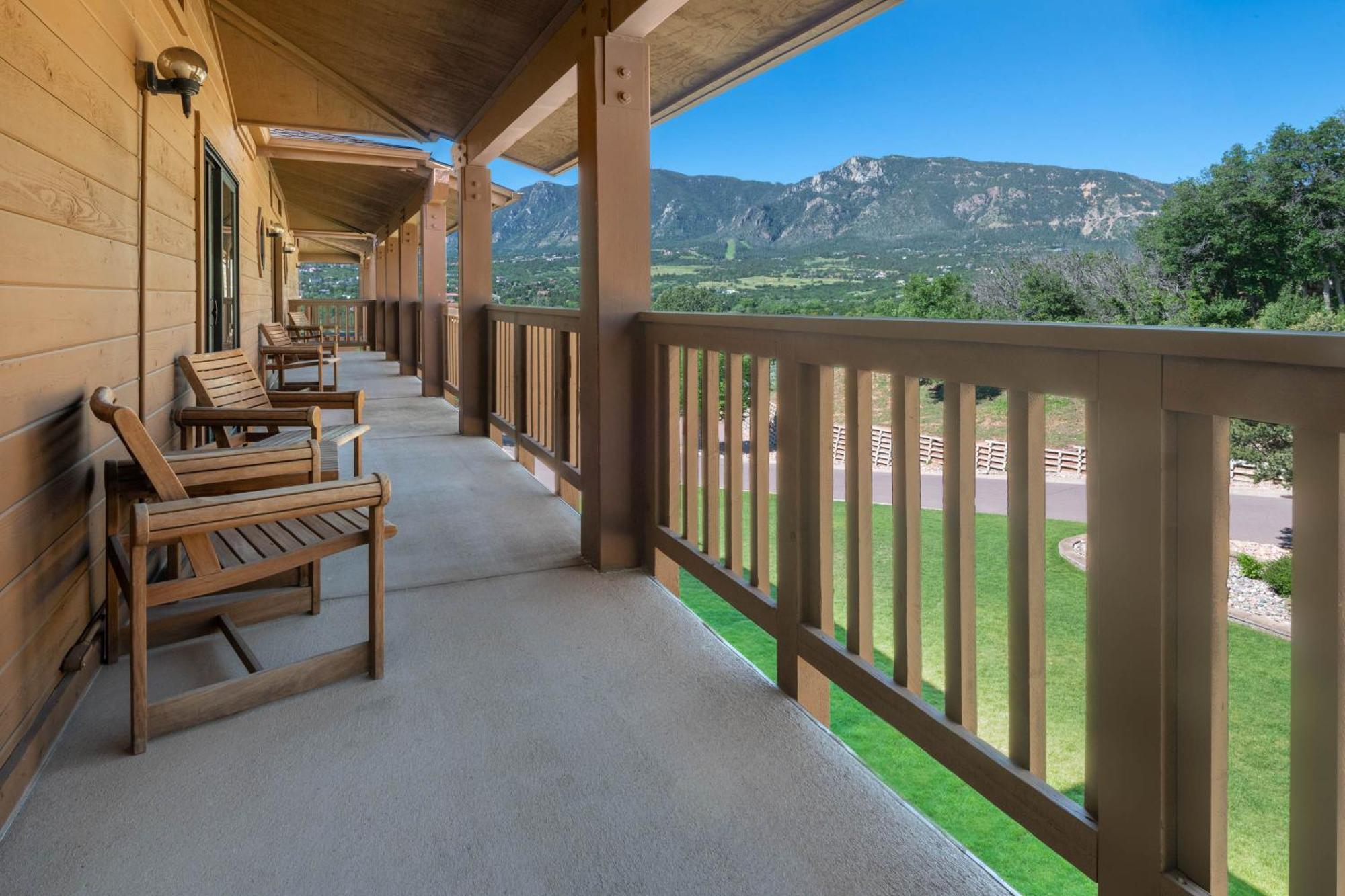 Cheyenne Mountain Resort, A Destination By Hyatt Hotels Colorado Springs Exterior photo